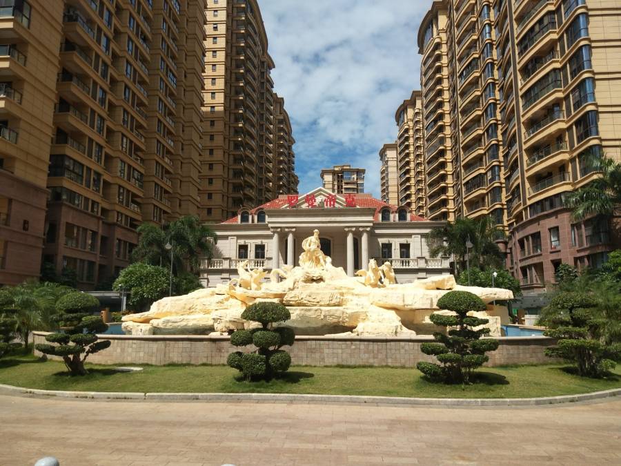 ?？谑行阌^(qū)長(zhǎng)濱四路16號(hào) 羅曼帝克5號(hào)樓704號(hào)房產(chǎn)